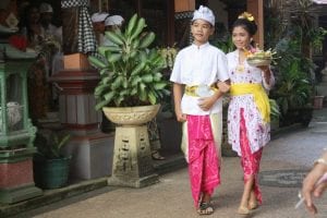 Balinese-clothes-300x200.jpg