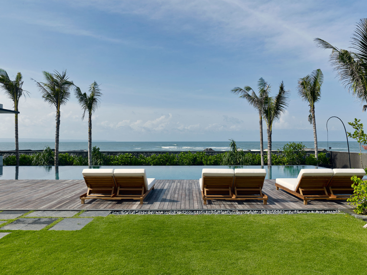 03-Arnalaya-Beach-House-Sunloungers-by-the-pool-1-1280x960.jpg