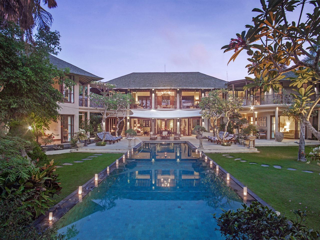1.-Villa-Avalon-Main-House-View-across-pool-to-villa-1280x960.jpg