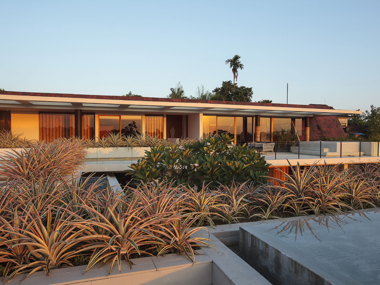 38.-The-Iman-Villa-Upstair-bedrooms-deck-1280x960.jpg