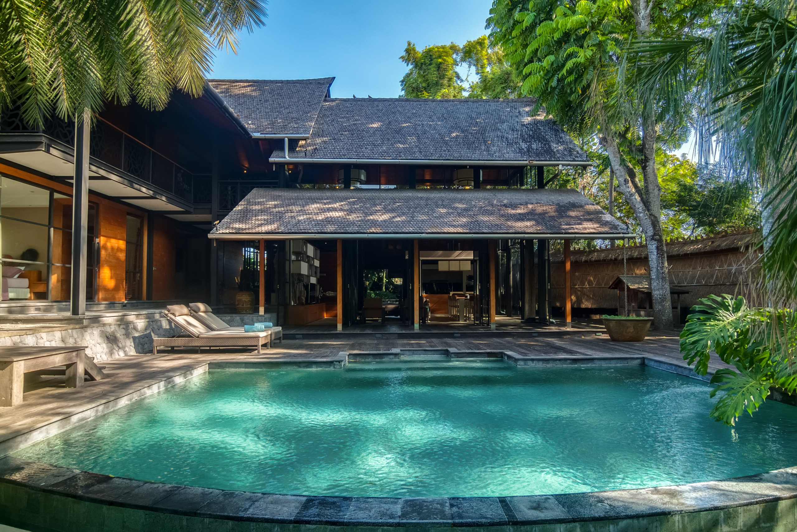 VillaConti_02_Pool-scaled.jpg